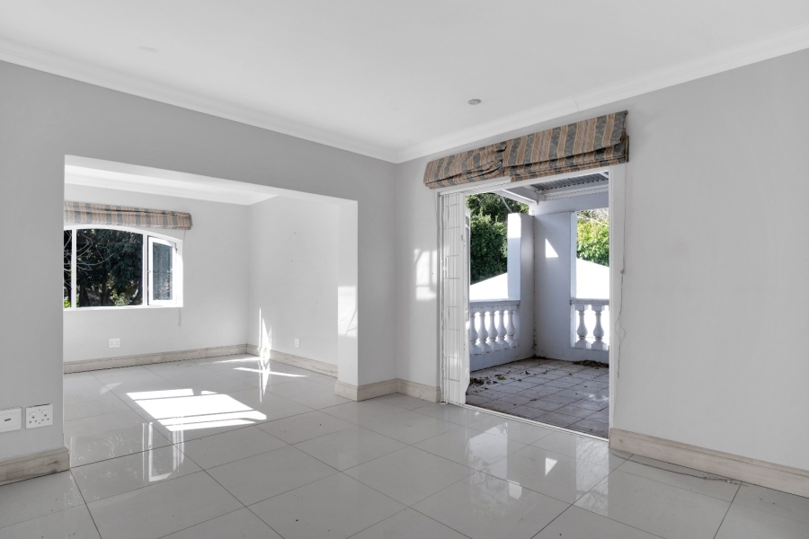 4 Bedroom Property for Sale in Wynberg Upper Western Cape